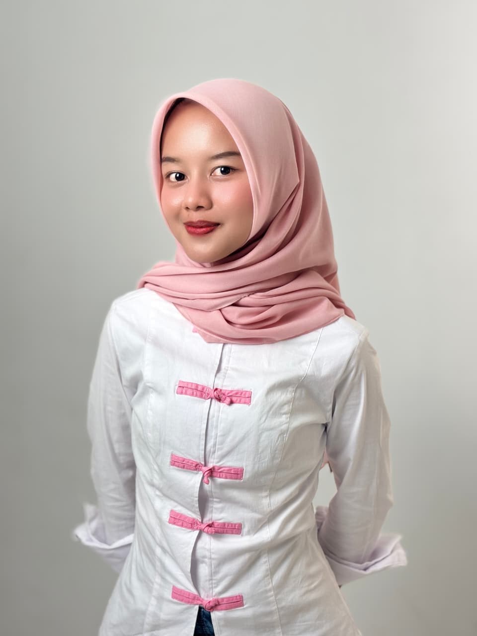 Cahya Wulandari — Customer Service